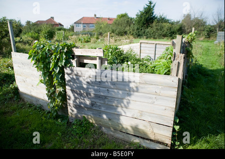 Un compost contenitore a un riparto in West Harrow vicino a Londra Foto Stock