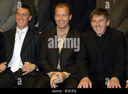 Alan Shearer condivide una barzelletta con Lee Clark e Peter Beardsley ad una funzione per contrassegnare Wallsend Boys Club Football s XL ANNIVERSARIO Foto Stock