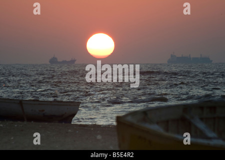 Spedizioni Cargo sul Mare Mediterraneo di Alessandria d'Egitto Foto Stock