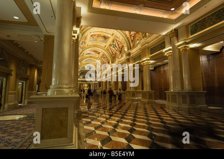 La lobby e vicino al front desk, Venetian Hotel Las Vegas, Nevada, Stati Uniti d'America, America del Nord Foto Stock