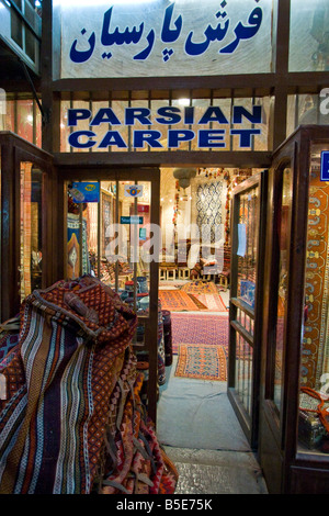 Tappeto persiano Shop nel bazar e Bozorg a Esfahan Iran Foto Stock