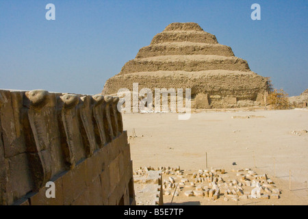 Passo piramide di Djoser o di Zoser a Saqqara Egitto Foto Stock