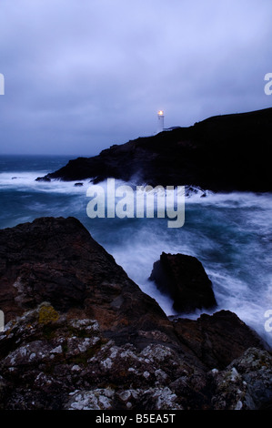 Tempesta di colpire trevose Light house Foto Stock