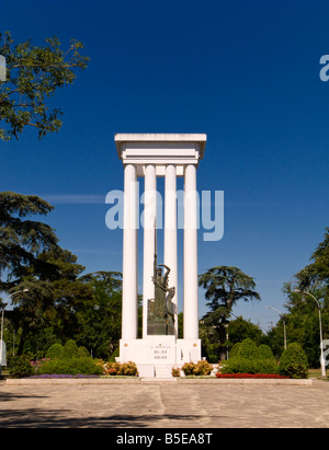 Un monumento ai caduti delle due Guerre Mondiali in Montauban, Tarn et Garonne, Francia Europa Foto Stock