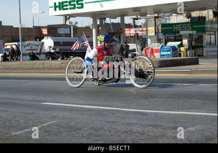 Canto i ciclisti in gara la ING NYC Marathon 2008 (per solo uso editoriale) Foto Stock