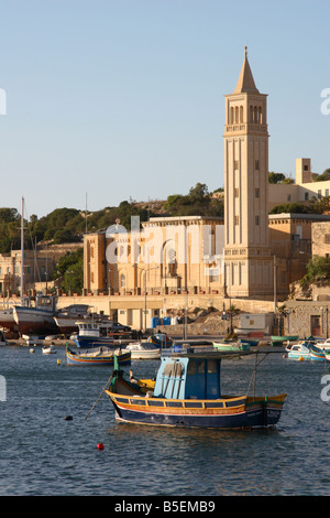 Il pittoresco porto di Marsaskala in Malta. Foto Stock