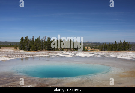 Pool di opale, Midway Geyser Basin, il Parco Nazionale di Yellowstone Foto Stock