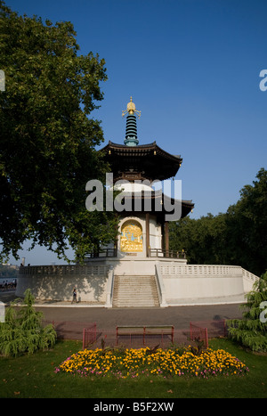 Pace buddista Pagoda. Parco di Battersea, Londra, Inghilterra, Regno Unito Foto Stock