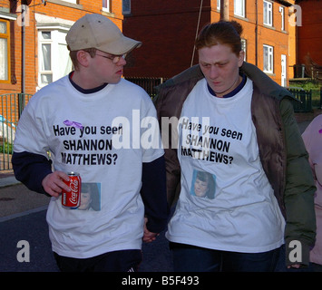 Karen Matthews e partner Craig Meeham ultimo Venerdì notte foto PHIL SPENCER Foto Stock