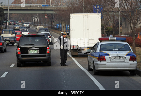 Controllo stradale su una superstrada a Seul, Corea del Sud Foto Stock