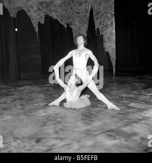 Photocall era detenuto per il nuovo Roland Petit ballet 'Pelleas et Melisande' per Margot Fonteyn e Rudolf Nureyev at Royal Opera House Foto Stock