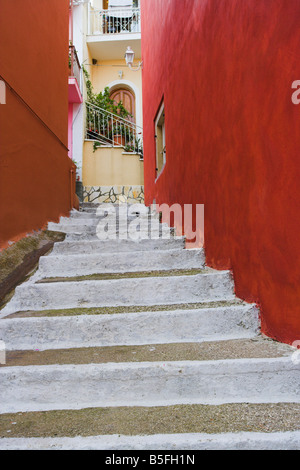 Passi per la porta anteriore Corfù Foto Stock