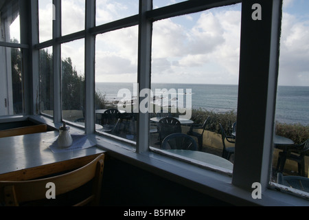 Vista dal Polpeor Cafe in un freddo giorno di novembre. Lizard Point Cornovaglia Inghilterra Foto Stock