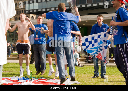 Rangers scozzesi sostenitori tifo Foto Stock