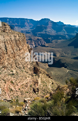 ARIZONA GRAND CANYON vertiginosi vista del South Kaibab Trail come esso si snoda giù attraverso ripidi tornanti da south rim Foto Stock