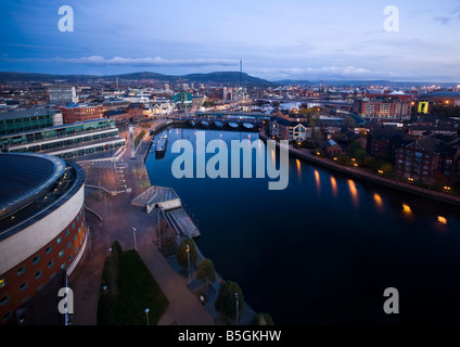 La mattina presto alba, fiume Lagan, Belfast Irlanda del Nord Foto Stock