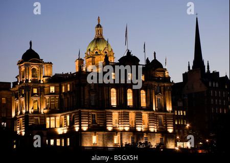 Illuminata Lloyds Banking Group Bank of Scotland (ex Hbos), sede, Edimburgo, Scozia, Regno Unito, Europa Foto Stock