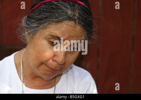 Guardando triste e depresso Foto Stock