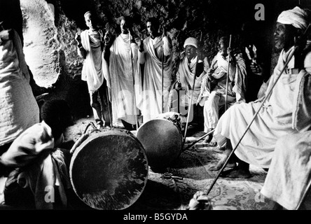 Ortodossa Etiope di pellegrini cantando a Lalibela, Etiopia Foto Stock