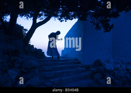 Silhouette blu a Monolithos, crepuscolo, RODI, DODECANNESO Foto Stock