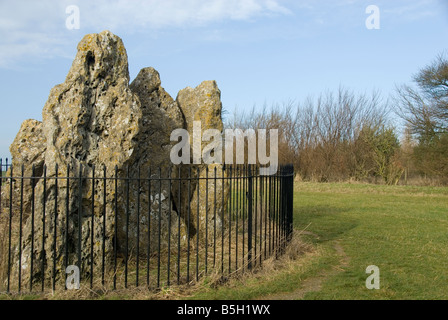 Whispering Knights Neolitico camera di sepoltura al Rollright Stones Stone Circle Oxfordshire Inghilterra Foto Stock