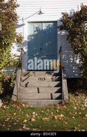 Antrim Grange durante i mesi autunnali si trova a Antrim New Hampshire USA Foto Stock