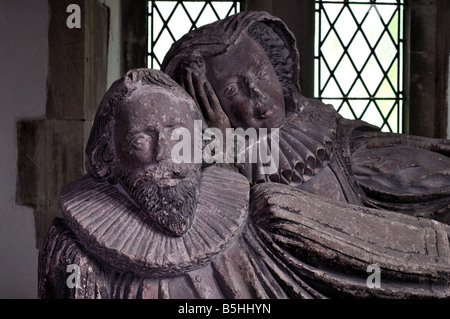 William e Mariana Warren tomba in Santa Maria Vergine Chiesa San Briavels, Gloucestershire, England, Regno Unito Foto Stock