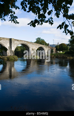 Dh vecchio ponte di Stirling STIRLING STIRLINGSHIRE famoso storico ponte sopra il fiume Forth Foto Stock