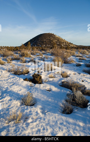 Schonchin Butte una cenere vulcanica cono di scorie letti di Lava Monumento Nazionale California Foto Stock