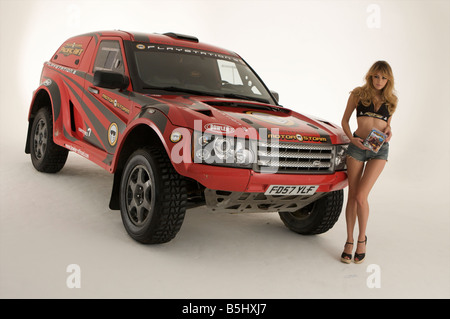 Keeley Hazell possing per il nuovo videogame Motor Storm Pacific Rift per la playstaion 3 Aratro Studios London Foto Stock