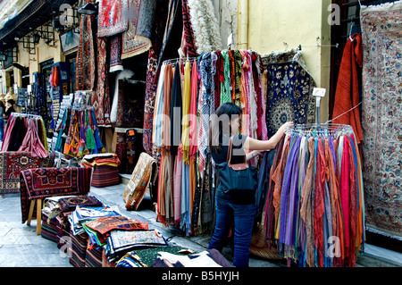 La Plaka quartiere dello shopping Foto Stock