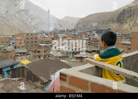 Le operazioni di fusione nella città di La Oroya Perù Foto Stock