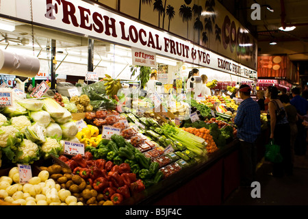 Frutta e di stallo Vegeatble nel mercato di Adelaide Foto Stock