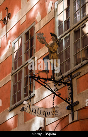 Negozio di antiquariato segno Osterlanggaten Gamla Stan Stoccolma Svezia Foto Stock