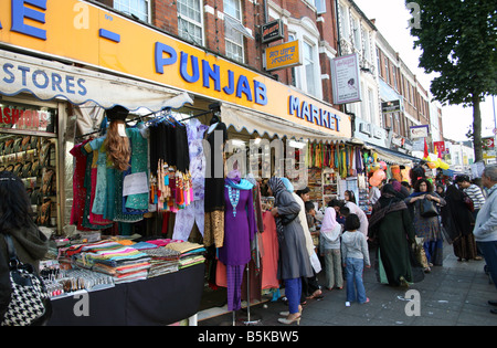 Negozi asiatici a Southall Broadway London Foto Stock