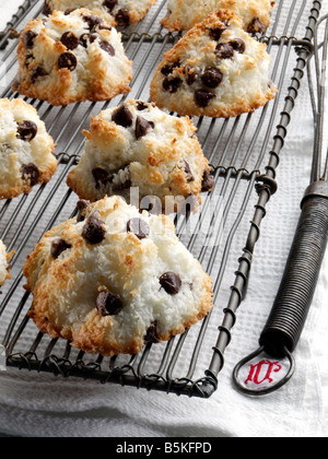 Il cocco e il cioccolato pila cookie cibo editoriale Foto Stock