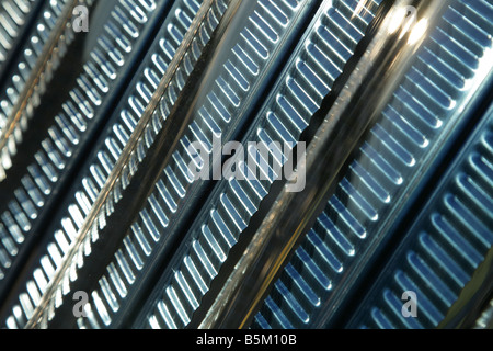 Close up termica di collettori solari utilizzati per il riscaldamento di acqua e riscaldamento di spazio Foto Stock