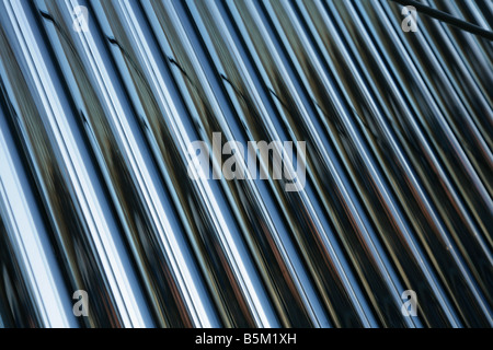 Close up termica di collettori solari utilizzati per il riscaldamento di acqua e riscaldamento di spazio Foto Stock