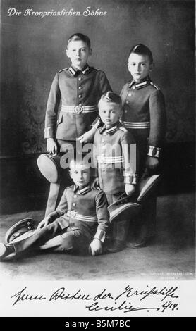 1 L658 K1914 3 e Louis Ferdinand e fratelli 1914 Louis Ferdinand principe di Prussia 1907 1994 Figli del principe ereditario Wilhelm Foto Stock