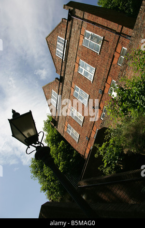 Città di Nottingham, Inghilterra. Angolo di visualizzazione del museo di Nottingham la vita in tini di filtrazione Yard Museum, il castello di Boulevard. Foto Stock