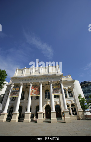 Città di Nottingham, Inghilterra. Il Charles John Phipps progettato Theatre Royal è parte di Nottingham centro reale. Foto Stock