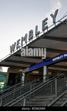 Wembley Park stazione della metropolitana al di fuori lo stadio di Wembley a Londra, Inghilterra Foto Stock