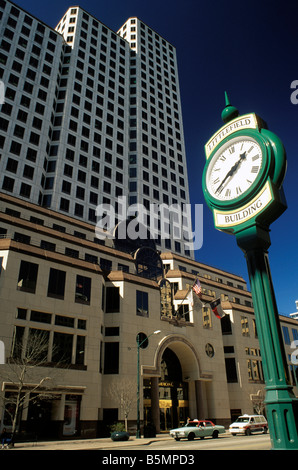 Il centro di Austin, TX; un centro americano con la Littlefield Bldg street orologio in frgd Foto Stock