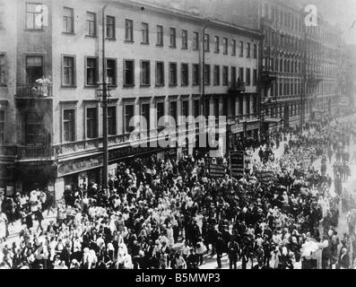 9RD 1917 3 12 A1 4 febbraio giro donne dimostrando febbraio rivoluzione 12 Marzo 27 Feb O S 1917 la guarnigione di Pietrogrado j Foto Stock