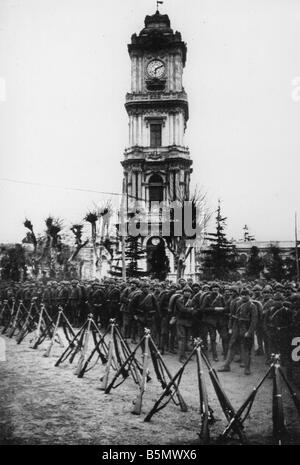 9TK 1914 11 0 A1 WW1 fanteria turca in Costantinopoli Guerra Mondiale 1 Guerra nel Vicino Oriente tentativo di sbarco da parte degli Alleati sul da Foto Stock