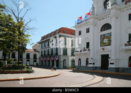 Palacio de Gobierno edificio in Piazza Duomo del Casco Viejo di Panama City, San Felipe. Foto Stock