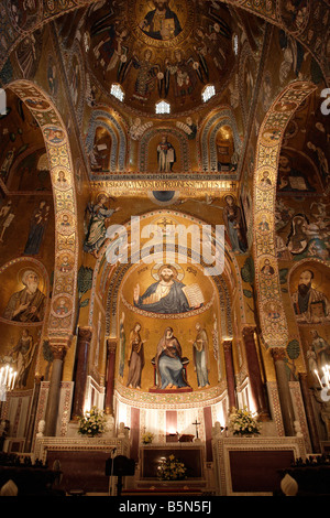 Capella Palatina mostra abside centrale e cupola, Palermo, Sicilia Foto Stock