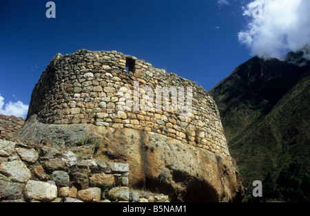 Sun Tempio a Llactapata sito nelle vicinanze di km 88, Inca Trail, Perù Foto Stock