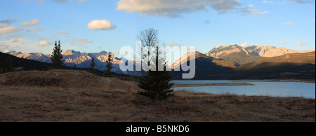 Vista panoramica del lago di Abramo area, Alberta Foto Stock