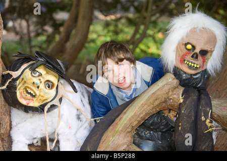 Il sentiero di Halloween a Thorp Perrow Arboretum nello Yorkshire Regno Unito Foto Stock